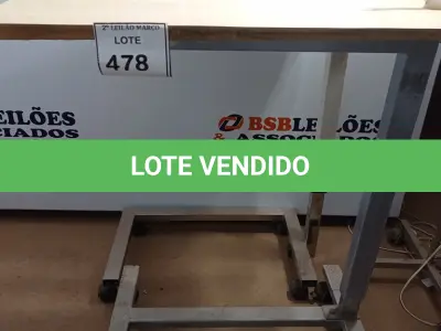 LOTE 478 - 02 MESAS DE REFEIÇÃO PARA CAMA HOSPITALAR. (NO ESTADO) ATENÇÃO! FAZER A VISITAÇÃO ANTES DE ARREMATAR, NÃO SABEMOS SE FUNCIONA. LEILÃO NÃO TEM GARANTIA E NEM DEVOLUÇÃO, SUJEITO A POSSÍVEIS AVARIAS VISÍVEIS/OCULTAS E/OU AUSÊNCIA DE COMPONENTES.