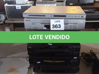 LOTE 363 - 01 LOTE C/DIVERSOS VÍDEOS CASSETES E DVD´S MARCAS E MODELOS DIVERSOS. (NO ESTADO) ATENÇÃO! FAZER A VISITAÇÃO ANTES DE ARREMATAR, NÃO SABEMOS SE FUNCIONA. LEILÃO NÃO TEM GARANTIA E NEM DEVOLUÇÃO, SUJEITO A POSSÍVEIS AVARIAS VISÍVEIS/OCULTAS E/OU AUSÊNCIA DE COMPONENTES.