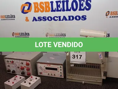 LOTE 317 - 01 APARELHO DE LABORATÓRIO E 01 FREQUENCÍMETRO DIGITAL.   (NO ESTADO) ATENÇÃO! FAZER A VISITAÇÃO ANTES DE ARREMATAR, NÃO SABEMOS SE FUNCIONA. LEILÃO NÃO TEM GARANTIA E NEM DEVOLUÇÃO, SUJEITO A POSSÍVEIS AVARIAS VISÍVEIS/OCULTAS E/OU AUSÊNCIA DE COMPONENTES.