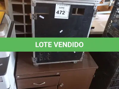 LOTE 472 - 01 ARMÁRIO BAIXO C/04 GAVETAS, 01 CAIXA CASE E 01 CABIDEIRO EM MADEIRA. (NO ESTADO) ATENÇÃO! FAZER A VISITAÇÃO ANTES DE ARREMATAR, NÃO SABEMOS SE FUNCIONA. LEILÃO NÃO TEM GARANTIA E NEM DEVOLUÇÃO, SUJEITO A POSSÍVEIS AVARIAS VISÍVEIS/OCULTAS E/OU AUSÊNCIA DE COMPONENTES.