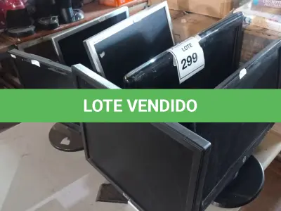 LOTE 299 - 06 MONITORES LCD MARCAS E MODELOS DIVERSOS. (NO ESTADO) ATENÇÃO! FAZER A VISITAÇÃO ANTES DE ARREMATAR, NÃO SABEMOS SE FUNCIONA. LEILÃO NÃO TEM GARANTIA E NEM DEVOLUÇÃO, SUJEITO A POSSÍVEIS AVARIAS VISÍVEIS/OCULTAS E/OU AUSÊNCIA DE COMPONENTES.