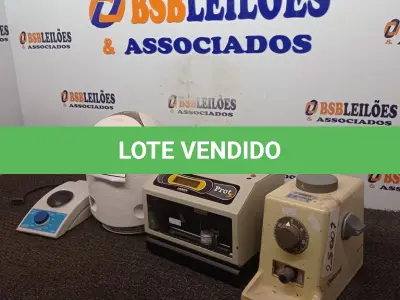 LOTE 258 - 01 RELÓGIO DE PONTO MARCA HENRY, 01 PURIFICADOR DE AR AIR FREE, 01 AMALGAMADOR E 01 AGITADOR DE TUBO. (NO ESTADO) ATENÇÃO! FAZER A VISITAÇÃO ANTES DE ARREMATAR, NÃO SABEMOS SE FUNCIONA. LEILÃO NÃO TEM GARANTIA E NEM DEVOLUÇÃO, SUJEITO A POSSÍVEIS AVARIAS VISÍVEIS/OCULTAS E/OU AUSÊNCIA DE COMPONENTES.