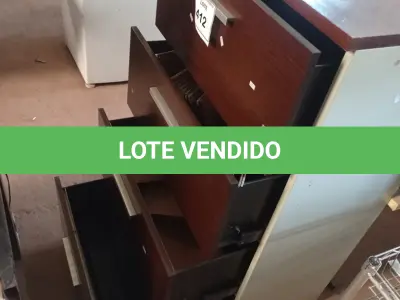 LOTE 412 - 01 ARQUIVO EM AÇO/MADEIRA C/ 04GAVETAS P/PASTAS SUSPENSAS. (NO ESTADO) ATENÇÃO! FAZER A VISITAÇÃO ANTES DE ARREMATAR, NÃO SABEMOS SE FUNCIONA. LEILÃO NÃO TEM GARANTIA E NEM DEVOLUÇÃO, SUJEITO A POSSÍVEIS AVARIAS VISÍVEIS/OCULTAS E/OU AUSÊNCIA DE COMPONENTES.