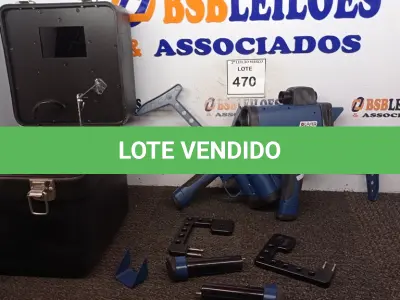 LOTE 470 - 02 RADARES VEICULAR E 01 MALETA COM BATERIA. (NO ESTADO) ATENÇÃO! FAZER A VISITAÇÃO ANTES DE ARREMATAR, NÃO SABEMOS SE FUNCIONA. LEILÃO NÃO TEM GARANTIA E NEM DEVOLUÇÃO, SUJEITO A POSSÍVEIS AVARIAS VISÍVEIS/OCULTAS E/OU AUSÊNCIA DE COMPONENTES.