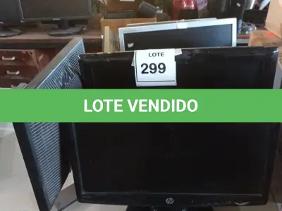 LOTE 299 - 06 MONITORES LCD MARCAS E MODELOS DIVERSOS. (NO ESTADO) ATENÇÃO! FAZER A VISITAÇÃO ANTES DE ARREMATAR, NÃO SABEMOS SE FUNCIONA. LEILÃO NÃO TEM GARANTIA E NEM DEVOLUÇÃO, SUJEITO A POSSÍVEIS AVARIAS VISÍVEIS/OCULTAS E/OU AUSÊNCIA DE COMPONENTES.