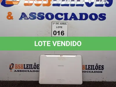 LOTE 016 - 01 TABLET SAMSUNG. (NO ESTADO) ATENÇÃO! FAZER A VISITAÇÃO ANTES DE ARREMATAR, NÃO SABEMOS SE FUNCIONA. LEILÃO NÃO TEM GARANTIA E NEM DEVOLUÇÃO, SUJEITO A POSSÍVEIS AVARIAS VISÍVEIS/OCULTAS E/OU AUSÊNCIA DE COMPONENTES.