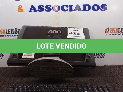 LOTE 423 -  01 MONITOR AOC COM TECLADO. (NO ESTADO) ATENÇÃO! FAZER A VISITAÇÃO ANTES DE ARREMATAR, NÃO SABEMOS SE FUNCIONA. LEILÃO NÃO TEM GARANTIA E NEM DEVOLUÇÃO, SUJEITO A POSSÍVEIS AVARIAS VISÍVEIS/OCULTAS E/OU AUSÊNCIA DE COMPONENTES.