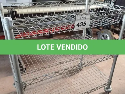 LOTE 435 - 01 CARRINHO DE FERRO P/TRANSPORTE C/03 BANDEJAS.  (NO ESTADO) ATENÇÃO! FAZER A VISITAÇÃO ANTES DE ARREMATAR, NÃO SABEMOS SE FUNCIONA. LEILÃO NÃO TEM GARANTIA E NEM DEVOLUÇÃO, SUJEITO A POSSÍVEIS AVARIAS VISÍVEIS/OCULTAS E/OU AUSÊNCIA DE COMPONENTES.