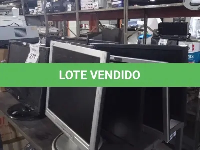 LOTE 271 - 10 MONITORES DIVERSOS. (NO ESTADO) ATENÇÃO! FAZER A VISITAÇÃO ANTES DE ARREMATAR, NÃO SABEMOS SE FUNCIONA. LEILÃO NÃO TEM GARANTIA E NEM DEVOLUÇÃO, SUJEITO A POSSÍVEIS AVARIAS VISÍVEIS/OCULTAS E/OU AUSÊNCIA DE COMPONENTES.