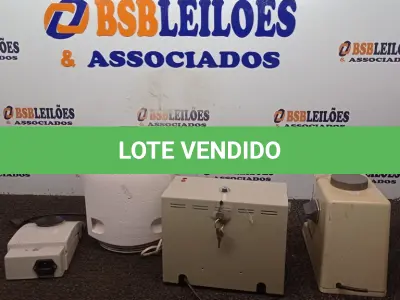 LOTE 258 - 01 RELÓGIO DE PONTO MARCA HENRY, 01 PURIFICADOR DE AR AIR FREE, 01 AMALGAMADOR E 01 AGITADOR DE TUBO. (NO ESTADO) ATENÇÃO! FAZER A VISITAÇÃO ANTES DE ARREMATAR, NÃO SABEMOS SE FUNCIONA. LEILÃO NÃO TEM GARANTIA E NEM DEVOLUÇÃO, SUJEITO A POSSÍVEIS AVARIAS VISÍVEIS/OCULTAS E/OU AUSÊNCIA DE COMPONENTES.