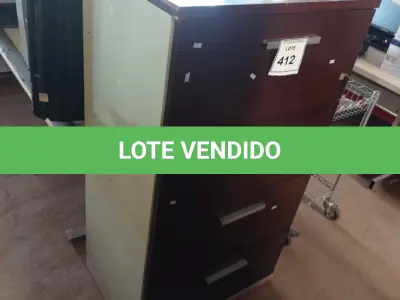 LOTE 412 - 01 ARQUIVO EM AÇO/MADEIRA C/ 04GAVETAS P/PASTAS SUSPENSAS. (NO ESTADO) ATENÇÃO! FAZER A VISITAÇÃO ANTES DE ARREMATAR, NÃO SABEMOS SE FUNCIONA. LEILÃO NÃO TEM GARANTIA E NEM DEVOLUÇÃO, SUJEITO A POSSÍVEIS AVARIAS VISÍVEIS/OCULTAS E/OU AUSÊNCIA DE COMPONENTES.