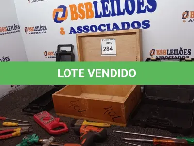 LOTE 284 - 01 LOTE COM MALETAS E FERRAMENTAS DIVERSAS. (NO ESTADO) ATENÇÃO! FAZER A VISITAÇÃO ANTES DE ARREMATAR, NÃO SABEMOS SE FUNCIONA. LEILÃO NÃO TEM GARANTIA E NEM DEVOLUÇÃO, SUJEITO A POSSÍVEIS AVARIAS VISÍVEIS/OCULTAS E/OU AUSÊNCIA DE COMPONENTES.