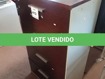 LOTE 412 - 01 ARQUIVO EM AÇO/MADEIRA C/ 04GAVETAS P/PASTAS SUSPENSAS. (NO ESTADO) ATENÇÃO! FAZER A VISITAÇÃO ANTES DE ARREMATAR, NÃO SABEMOS SE FUNCIONA. LEILÃO NÃO TEM GARANTIA E NEM DEVOLUÇÃO, SUJEITO A POSSÍVEIS AVARIAS VISÍVEIS/OCULTAS E/OU AUSÊNCIA DE COMPONENTES.