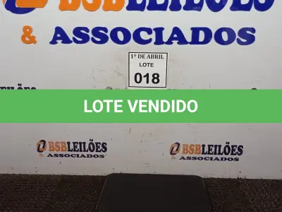 LOTE 018 - 01 TABLET SAMSUNG. (NO ESTADO) ATENÇÃO! FAZER A VISITAÇÃO ANTES DE ARREMATAR, NÃO SABEMOS SE FUNCIONA. LEILÃO NÃO TEM GARANTIA E NEM DEVOLUÇÃO, SUJEITO A POSSÍVEIS AVARIAS VISÍVEIS/OCULTAS E/OU AUSÊNCIA DE COMPONENTES.