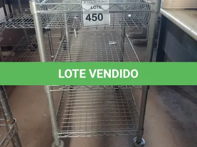 LOTE 450 - 01 CARRINHO DE FERRO P/TRANSPORTE C/03 BANDEJAS.  (NO ESTADO) ATENÇÃO! FAZER A VISITAÇÃO ANTES DE ARREMATAR, NÃO SABEMOS SE FUNCIONA. LEILÃO NÃO TEM GARANTIA E NEM DEVOLUÇÃO, SUJEITO A POSSÍVEIS AVARIAS VISÍVEIS/OCULTAS E/OU AUSÊNCIA DE COMPONENTES.