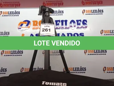 LOTE 261 - 01 TRIPÉ PARA CÂMERA MARCA TOMATE (NOVO). (NO ESTADO) ATENÇÃO! FAZER A VISITAÇÃO ANTES DE ARREMATAR, NÃO SABEMOS SE FUNCIONA. LEILÃO NÃO TEM GARANTIA E NEM DEVOLUÇÃO, SUJEITO A POSSÍVEIS AVARIAS VISÍVEIS/OCULTAS E/OU AUSÊNCIA DE COMPONENTES.