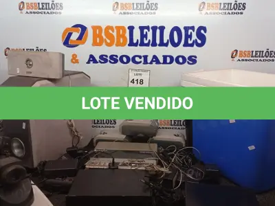 LOTE 418 - 01 TOCA FITAS PORTÁTIL MARCA SANYO E VÁRIAS CAIXAS DE SOM E ELETRÔNICOS MARCAS E MODELOS DIVERSOS. (NO ESTADO) ATENÇÃO! FAZER A VISITAÇÃO ANTES DE ARREMATAR, NÃO SABEMOS SE FUNCIONA. LEILÃO NÃO TEM GARANTIA E NEM DEVOLUÇÃO, SUJEITO A POSSÍVEIS AVARIAS VISÍVEIS/OCULTAS E/OU AUSÊNCIA DE COMPONENTES.
