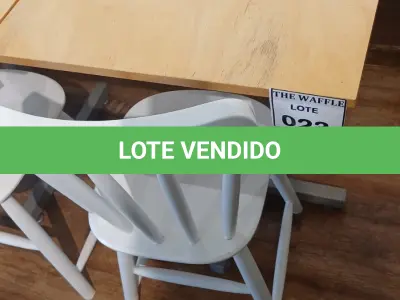 LOTE 023 - 01 MESA QUADRADA EM MADEIRA COM PÉS EM FERRO E 01 CADEIRA EM MADEIRA.   (NO ESTADO) ATENÇÃO! FAZER A VISITAÇÃO ANTES DE ARREMATAR, NÃO SABEMOS SE FUNCIONA. LEILÃO NÃO TEM GARANTIA E NEM DEVOLUÇÃO, SUJEITO A POSSÍVEIS AVARIAS VISÍVEIS/OCULTAS E/OU AUSÊNCIA DE COMPONENTES.