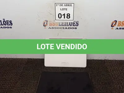 LOTE 018 - 01 TABLET SAMSUNG. (NO ESTADO) ATENÇÃO! FAZER A VISITAÇÃO ANTES DE ARREMATAR, NÃO SABEMOS SE FUNCIONA. LEILÃO NÃO TEM GARANTIA E NEM DEVOLUÇÃO, SUJEITO A POSSÍVEIS AVARIAS VISÍVEIS/OCULTAS E/OU AUSÊNCIA DE COMPONENTES.