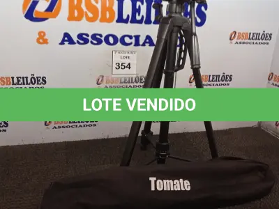 LOTE 354 - 01 TRIPÉ PARA CÂMERA TOMATE MTG-3016. (NO ESTADO) ATENÇÃO! FAZER A VISITAÇÃO ANTES DE ARREMATAR, NÃO SABEMOS SE FUNCIONA. LEILÃO NÃO TEM GARANTIA E NEM DEVOLUÇÃO, SUJEITO A POSSÍVEIS AVARIAS VISÍVEIS/OCULTAS E/OU AUSÊNCIA DE COMPONENTES.