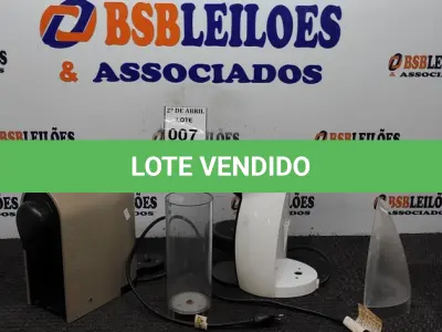 LOTE 007 - 02 CAFETEIRAS. (NO ESTADO) ATENÇÃO! FAZER A VISITAÇÃO ANTES DE ARREMATAR, NÃO SABEMOS SE FUNCIONA. LEILÃO NÃO TEM GARANTIA E NEM DEVOLUÇÃO, SUJEITO A POSSÍVEIS AVARIAS VISÍVEIS/OCULTAS E/OU AUSÊNCIA DE COMPONENTES.