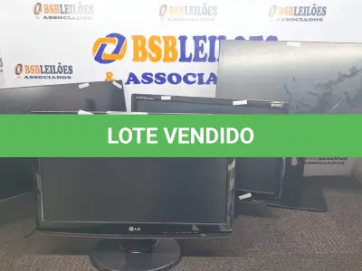 LOTE 453 - 04 MONITORES LCD MARCAS E MODELOS DIVERSOS C/AVARIAS. (NO ESTADO) ATENÇÃO! FAZER A VISITAÇÃO ANTES DE ARREMATAR, NÃO SABEMOS SE FUNCIONA. LEILÃO NÃO TEM GARANTIA E NEM DEVOLUÇÃO, SUJEITO A POSSÍVEIS AVARIAS VISÍVEIS/OCULTAS E/OU AUSÊNCIA DE COMPONENTES.