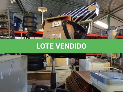 LOTE 252 - 01 LOTE COM MATERIAIS DIVERSOS E 01 CADEIRA PARA ESCRITÓRIO. (NO ESTADO) ATENÇÃO! FAZER A VISITAÇÃO ANTES DE ARREMATAR, NÃO SABEMOS SE FUNCIONA. LEILÃO NÃO TEM GARANTIA E NEM DEVOLUÇÃO, SUJEITO A POSSÍVEIS AVARIAS VISÍVEIS/OCULTAS E/OU AUSÊNCIA DE COMPONENTES.