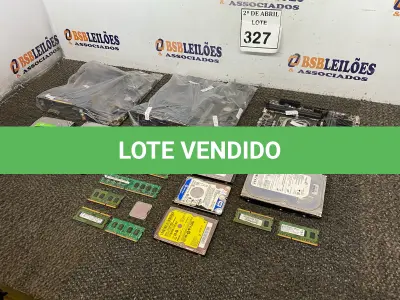 LOTE 327 - 03 PLACAS MÃES, HDS DIVERSOS E MEMORIAS DIVERSAS. (NO ESTADO) ATENÇÃO! FAZER A VISITAÇÃO ANTES DE ARREMATAR, NÃO SABEMOS SE FUNCIONA. LEILÃO NÃO TEM GARANTIA E NEM DEVOLUÇÃO, SUJEITO A POSSÍVEIS AVARIAS VISÍVEIS/OCULTAS E/OU AUSÊNCIA DE COMPONENTES.