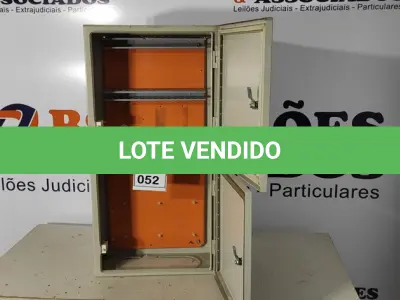 LOTE 052 - 02 QUADROS ELÉTRICOS. (NO ESTADO) ATENÇÃO! FAZER A VISITAÇÃO ANTES DE ARREMATAR, NÃO SABEMOS SE FUNCIONA. LEILÃO NÃO TEM GARANTIA E NEM DEVOLUÇÃO, SUJEITO A POSSÍVEIS AVARIAS VISÍVEIS/OCULTAS E/OU AUSÊNCIA DE COMPONENTES.