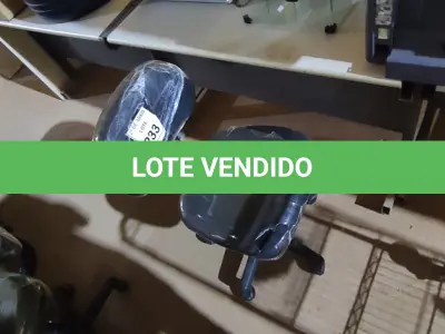 LOTE 233 - 01 CADEIRA PARA ESCRITÓRIO. (NO ESTADO) ATENÇÃO! FAZER A VISITAÇÃO ANTES DE ARREMATAR, NÃO SABEMOS SE FUNCIONA. LEILÃO NÃO TEM GARANTIA E NEM DEVOLUÇÃO, SUJEITO A POSSÍVEIS AVARIAS VISÍVEIS/OCULTAS E/OU AUSÊNCIA DE COMPONENTES.