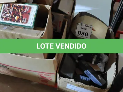 LOTE 036 - 01 LOTE COM CD’S, DVD’S E LIVROS. (NO ESTADO) ATENÇÃO! FAZER A VISITAÇÃO ANTES DE ARREMATAR, NÃO SABEMOS SE FUNCIONA. LEILÃO NÃO TEM GARANTIA E NEM DEVOLUÇÃO, SUJEITO A POSSÍVEIS AVARIAS VISÍVEIS/OCULTAS E/OU AUSÊNCIA DE COMPONENTES.