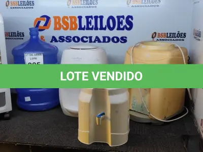 LOTE 005 - 03 BEBEDOUROS TIPO GARRAFÃO E 01 CLIMATIZADOR. (NO ESTADO) ATENÇÃO! FAZER A VISITAÇÃO ANTES DE ARREMATAR, NÃO SABEMOS SE FUNCIONA. LEILÃO NÃO TEM GARANTIA E NEM DEVOLUÇÃO, SUJEITO A POSSÍVEIS AVARIAS VISÍVEIS/OCULTAS E/OU AUSÊNCIA DE COMPONENTES.