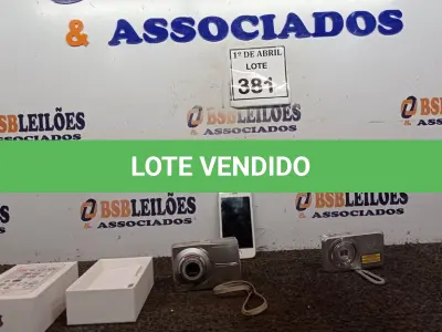 LOTE 381 - 01 CÂMERA DIGITAI SONY, 01 CÂMERA DIGITAL KODAK E 01 APARELHO CELULAR IPHONE 5 MODELOS A1457.  (NO ESTADO) ATENÇÃO! FAZER A VISITAÇÃO ANTES DE ARREMATAR, NÃO SABEMOS SE FUNCIONA. LEILÃO NÃO TEM GARANTIA E NEM DEVOLUÇÃO, SUJEITO A POSSÍVEIS AVARIAS VISÍVEIS/OCULTAS E/OU AUSÊNCIA DE COMPONENTES.