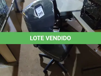 LOTE 245 - 01 CADEIRA PARA ESCRITÓRIO. (NO ESTADO) ATENÇÃO! FAZER A VISITAÇÃO ANTES DE ARREMATAR, NÃO SABEMOS SE FUNCIONA. LEILÃO NÃO TEM GARANTIA E NEM DEVOLUÇÃO, SUJEITO A POSSÍVEIS AVARIAS VISÍVEIS/OCULTAS E/OU AUSÊNCIA DE COMPONENTES.