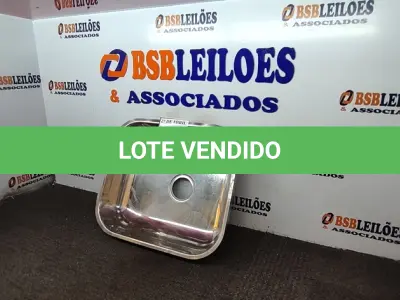 LOTE 109 - 01 CUBA EM AÇO INOX STANDARD 400X340X140MM. (NO ESTADO) ATENÇÃO! FAZER A VISITAÇÃO ANTES DE ARREMATAR, NÃO SABEMOS SE FUNCIONA. LEILÃO NÃO TEM GARANTIA E NEM DEVOLUÇÃO, SUJEITO A POSSÍVEIS AVARIAS VISÍVEIS/OCULTAS E/OU AUSÊNCIA DE COMPONENTES.