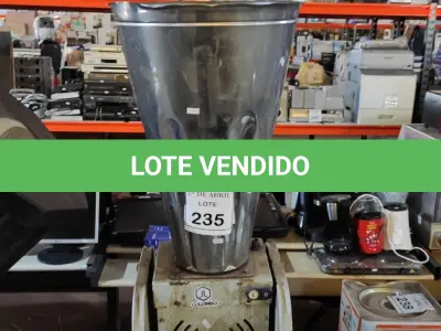 LOTE 235 - 01 LIQUIDIFICADOR INDUSTRIAL. (NO ESTADO) ATENÇÃO! FAZER A VISITAÇÃO ANTES DE ARREMATAR, NÃO SABEMOS SE FUNCIONA. LEILÃO NÃO TEM GARANTIA E NEM DEVOLUÇÃO, SUJEITO A POSSÍVEIS AVARIAS VISÍVEIS/OCULTAS E/OU AUSÊNCIA DE COMPONENTES.