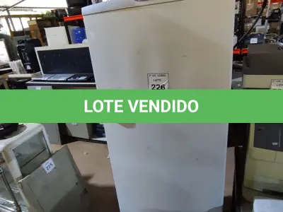 LOTE 226 - 01 GELADEIRA BRASTEMP FROST FREE 220VOLTS.  (NO ESTADO) ATENÇÃO! FAZER A VISITAÇÃO ANTES DE ARREMATAR, NÃO SABEMOS SE FUNCIONA. LEILÃO NÃO TEM GARANTIA E NEM DEVOLUÇÃO, SUJEITO A POSSÍVEIS AVARIAS VISÍVEIS/OCULTAS E/OU AUSÊNCIA DE COMPONENTES.