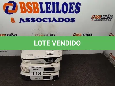 LOTE 118 - 03 PROJETORES EPSON. (NO ESTADO) ATENÇÃO! FAZER A VISITAÇÃO ANTES DE ARREMATAR, NÃO SABEMOS SE FUNCIONA. LEILÃO NÃO TEM GARANTIA E NEM DEVOLUÇÃO, SUJEITO A POSSÍVEIS AVARIAS VISÍVEIS/OCULTAS E/OU AUSÊNCIA DE COMPONENTES.