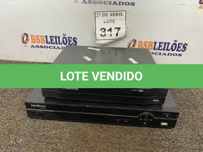 LOTE 317 - 02 DVRS INTELBRAS. (NO ESTADO) ATENÇÃO! FAZER A VISITAÇÃO ANTES DE ARREMATAR, NÃO SABEMOS SE FUNCIONA. LEILÃO NÃO TEM GARANTIA E NEM DEVOLUÇÃO, SUJEITO A POSSÍVEIS AVARIAS VISÍVEIS/OCULTAS E/OU AUSÊNCIA DE COMPONENTES.