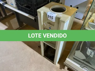 LOTE 315 - 01 BEBEDOURO TIPO GARRAFÃO. (NO ESTADO) ATENÇÃO! FAZER A VISITAÇÃO ANTES DE ARREMATAR, NÃO SABEMOS SE FUNCIONA. LEILÃO NÃO TEM GARANTIA E NEM DEVOLUÇÃO, SUJEITO A POSSÍVEIS AVARIAS VISÍVEIS/OCULTAS E/OU AUSÊNCIA DE COMPONENTES.