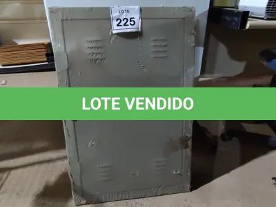 LOTE 225 - 01 QUADRO ELÉTRICO. (NO ESTADO) ATENÇÃO! FAZER A VISITAÇÃO ANTES DE ARREMATAR, NÃO SABEMOS SE FUNCIONA. LEILÃO NÃO TEM GARANTIA E NEM DEVOLUÇÃO, SUJEITO A POSSÍVEIS AVARIAS VISÍVEIS/OCULTAS E/OU AUSÊNCIA DE COMPONENTES.