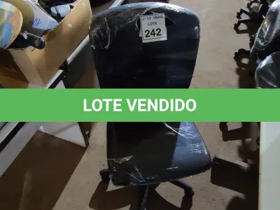 LOTE 242 - 01 CADEIRA PARA ESCRITÓRIO. (NO ESTADO) ATENÇÃO! FAZER A VISITAÇÃO ANTES DE ARREMATAR, NÃO SABEMOS SE FUNCIONA. LEILÃO NÃO TEM GARANTIA E NEM DEVOLUÇÃO, SUJEITO A POSSÍVEIS AVARIAS VISÍVEIS/OCULTAS E/OU AUSÊNCIA DE COMPONENTES.