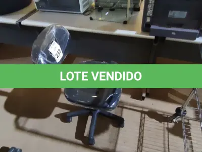 LOTE 233 - 01 CADEIRA PARA ESCRITÓRIO. (NO ESTADO) ATENÇÃO! FAZER A VISITAÇÃO ANTES DE ARREMATAR, NÃO SABEMOS SE FUNCIONA. LEILÃO NÃO TEM GARANTIA E NEM DEVOLUÇÃO, SUJEITO A POSSÍVEIS AVARIAS VISÍVEIS/OCULTAS E/OU AUSÊNCIA DE COMPONENTES.