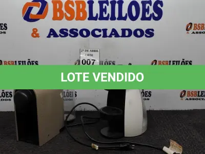 LOTE 007 - 02 CAFETEIRAS. (NO ESTADO) ATENÇÃO! FAZER A VISITAÇÃO ANTES DE ARREMATAR, NÃO SABEMOS SE FUNCIONA. LEILÃO NÃO TEM GARANTIA E NEM DEVOLUÇÃO, SUJEITO A POSSÍVEIS AVARIAS VISÍVEIS/OCULTAS E/OU AUSÊNCIA DE COMPONENTES.