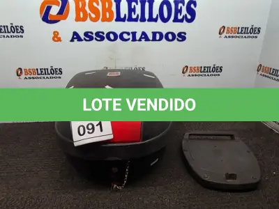 LOTE 091 - 01 BAÚ PARA MOTO MARCA GIVI. (NO ESTADO) ATENÇÃO! FAZER A VISITAÇÃO ANTES DE ARREMATAR, NÃO SABEMOS SE FUNCIONA. LEILÃO NÃO TEM GARANTIA E NEM DEVOLUÇÃO, SUJEITO A POSSÍVEIS AVARIAS VISÍVEIS/OCULTAS E/OU AUSÊNCIA DE COMPONENTES.