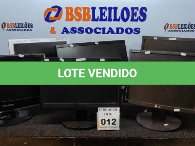 LOTE 012 - 06 MONITORES MARCAS E MODELOS DIVERSOS. (NO ESTADO) ATENÇÃO! FAZER A VISITAÇÃO ANTES DE ARREMATAR, NÃO SABEMOS SE FUNCIONA. LEILÃO NÃO TEM GARANTIA E NEM DEVOLUÇÃO, SUJEITO A POSSÍVEIS AVARIAS VISÍVEIS/OCULTAS E/OU AUSÊNCIA DE COMPONENTES.