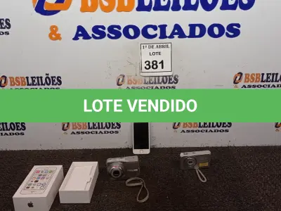 LOTE 381 - 01 CÂMERA DIGITAI SONY, 01 CÂMERA DIGITAL KODAK E 01 APARELHO CELULAR IPHONE 5 MODELOS A1457.  (NO ESTADO) ATENÇÃO! FAZER A VISITAÇÃO ANTES DE ARREMATAR, NÃO SABEMOS SE FUNCIONA. LEILÃO NÃO TEM GARANTIA E NEM DEVOLUÇÃO, SUJEITO A POSSÍVEIS AVARIAS VISÍVEIS/OCULTAS E/OU AUSÊNCIA DE COMPONENTES.