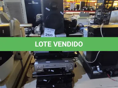 LOTE 260 - 01 LOTE COM VHS, DVRS E SOM ANTIGO. (NO ESTADO) ATENÇÃO! FAZER A VISITAÇÃO ANTES DE ARREMATAR, NÃO SABEMOS SE FUNCIONA. LEILÃO NÃO TEM GARANTIA E NEM DEVOLUÇÃO, SUJEITO A POSSÍVEIS AVARIAS VISÍVEIS/OCULTAS E/OU AUSÊNCIA DE COMPONENTES.