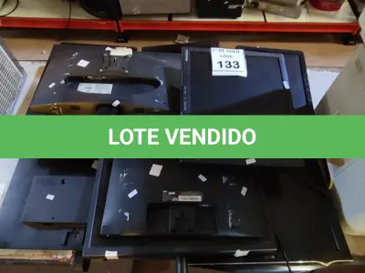 LOTE 133 - 11 MONITORES MARCAS E MODELOS DIVERSOS. (NO ESTADO) ATENÇÃO! FAZER A VISITAÇÃO ANTES DE ARREMATAR, NÃO SABEMOS SE FUNCIONA. LEILÃO NÃO TEM GARANTIA E NEM DEVOLUÇÃO, SUJEITO A POSSÍVEIS AVARIAS VISÍVEIS/OCULTAS E/OU AUSÊNCIA DE COMPONENTES.