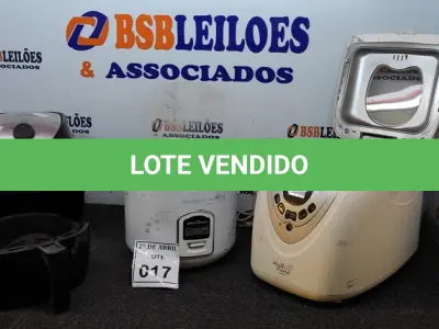 LOTE 017 - 01 PANELA ELÉTRICA, 01 AR FRY E 01 MÁQUINA DE PÃO. (NO ESTADO) ATENÇÃO! FAZER A VISITAÇÃO ANTES DE ARREMATAR, NÃO SABEMOS SE FUNCIONA. LEILÃO NÃO TEM GARANTIA E NEM DEVOLUÇÃO, SUJEITO A POSSÍVEIS AVARIAS VISÍVEIS/OCULTAS E/OU AUSÊNCIA DE COMPONENTES.